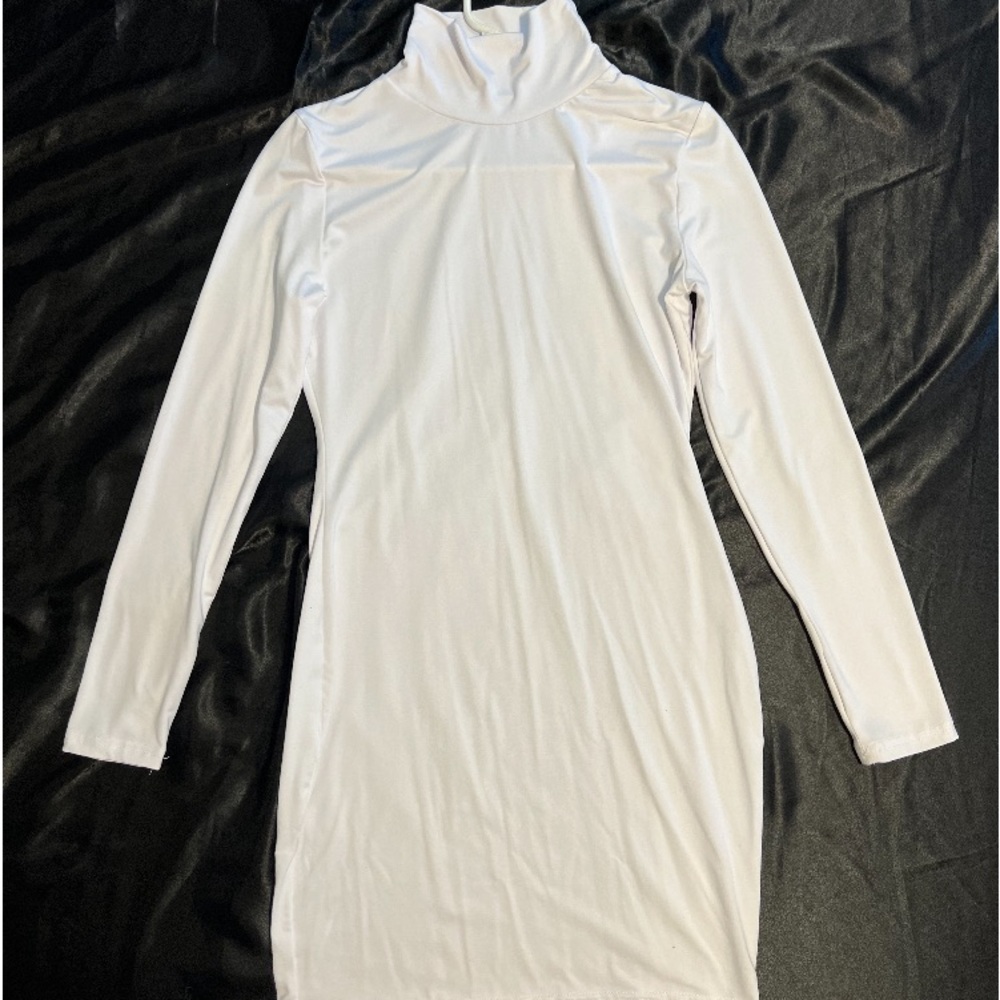 💜4 for $10💜 White high neck mini dress